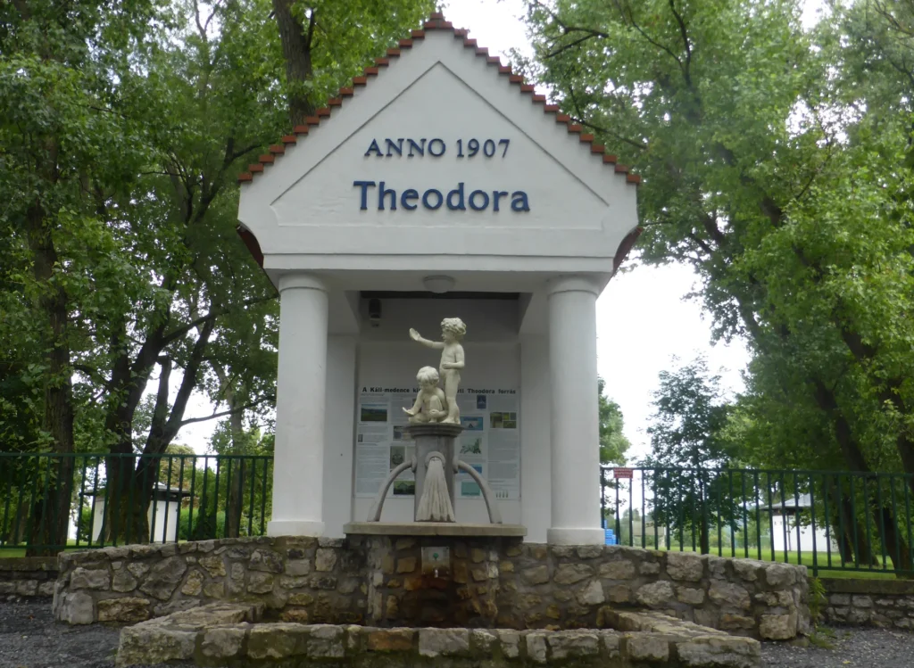 theodora-forras-1